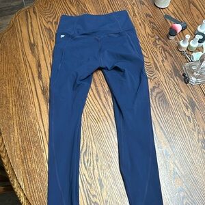 Fabletic compression workout leggings. Has two outside pockets for phone.